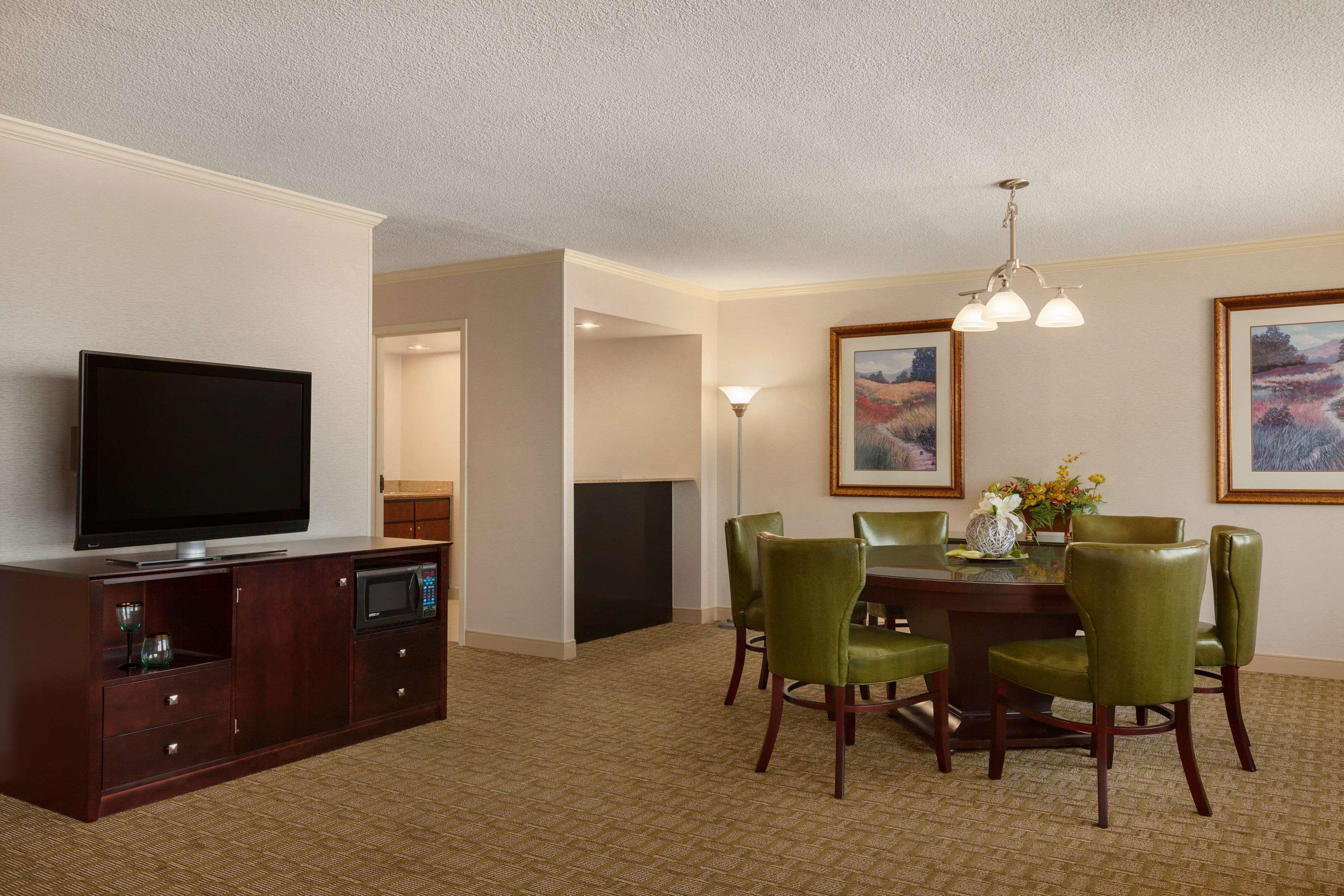 Hilton Fort Wayne At The Grand Wayne Convention Center (Adults Only) Exterior photo