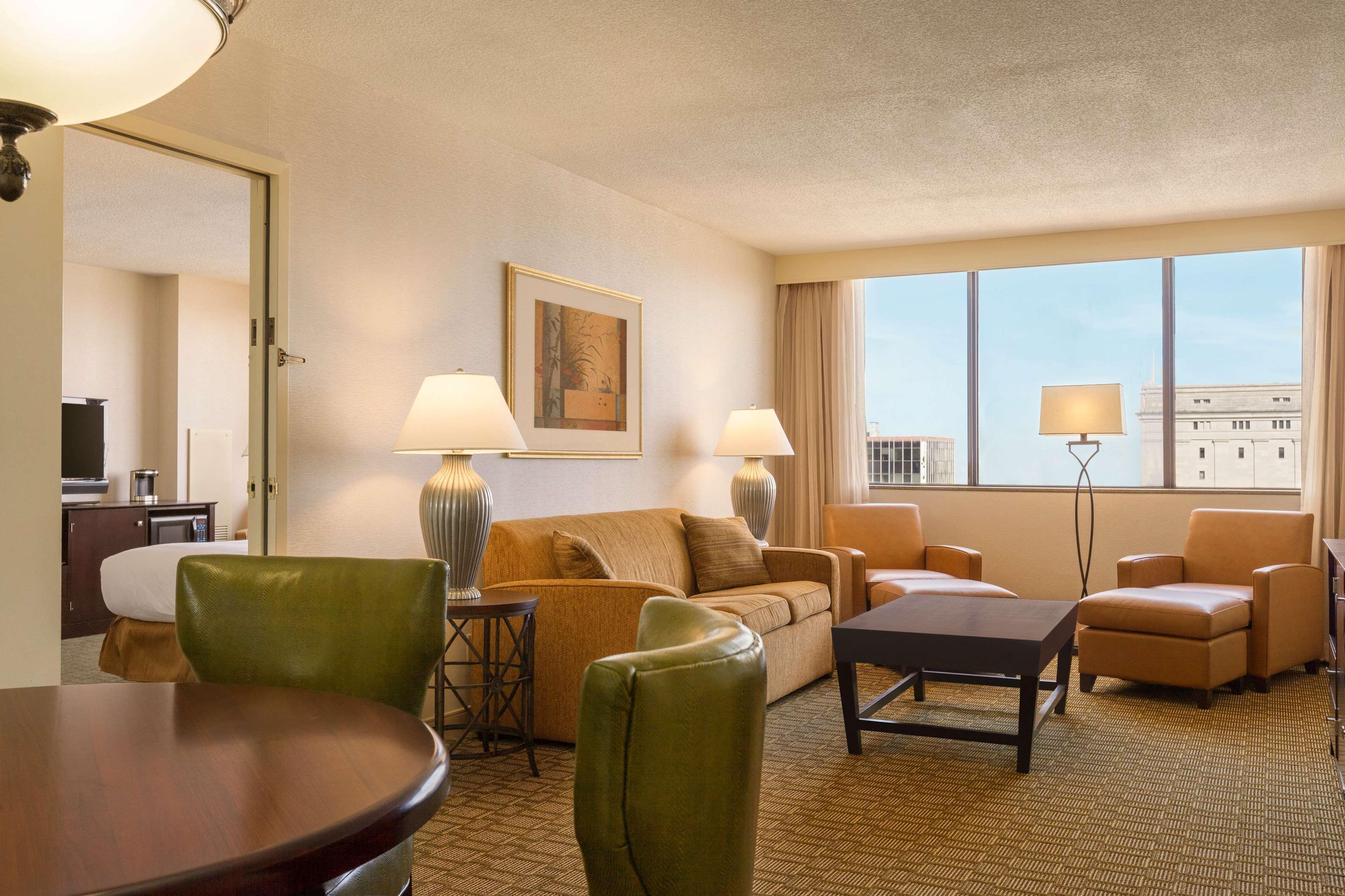 Hilton Fort Wayne At The Grand Wayne Convention Center (Adults Only) Exterior photo