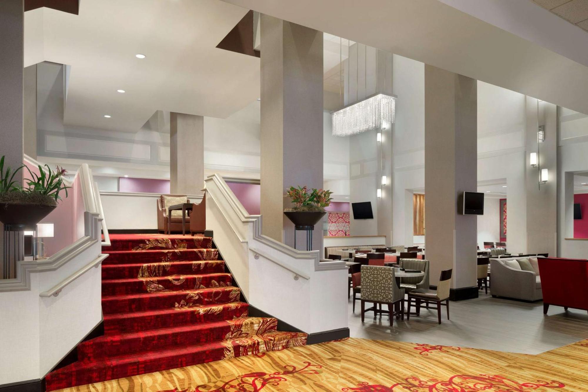 Hilton Fort Wayne At The Grand Wayne Convention Center (Adults Only) Exterior photo