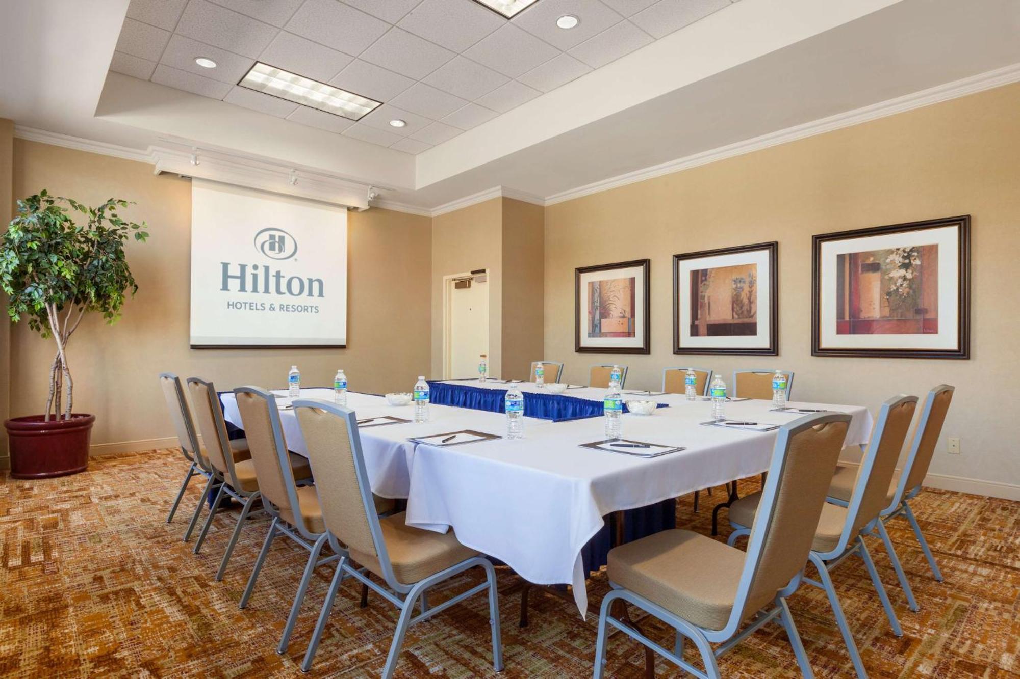 Hilton Fort Wayne At The Grand Wayne Convention Center (Adults Only) Exterior photo